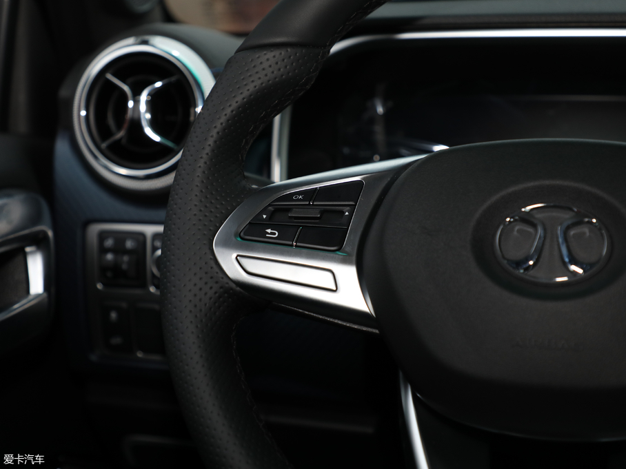 2018BJ40 PLUS 2.3T Ԅ V