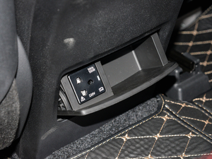 2018PLUS 2.3T ԄŞ V g