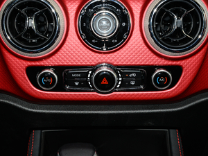 2018PLUS 2.3T ԄŞ V {{