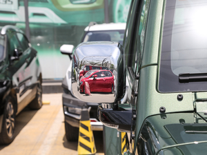 2018PLUS 2.0T ք V ^