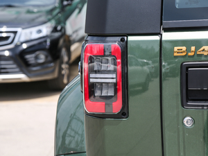 2018PLUS 2.0T ք V ^