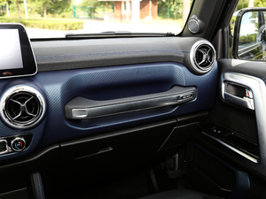 2018PLUS 2.3T Ԅ(q)Ş V g