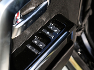 2018PLUS 2.3T ԄŞ V {܇ƅ^	