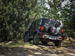 2018PLUS 2.3T ԄŞ V w^