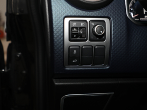 2018PLUS 2.3T Ԅ V п؅^