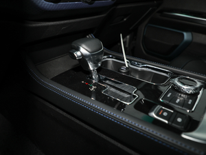 2018PLUS 2.3T Ԅ V QU