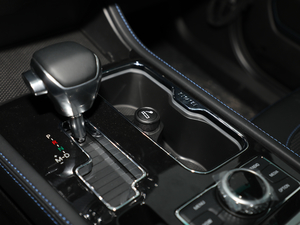 2018PLUS 2.3T Ԅ V п؅^