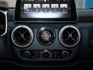 2018PLUS 2.3T Ԅ V {L