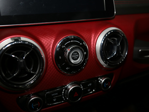 2018PLUS 2.0T ԄЫC˰ п؅^