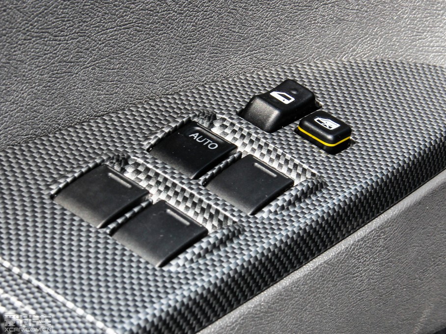 2015������007 2.0L �քӃ�����m��