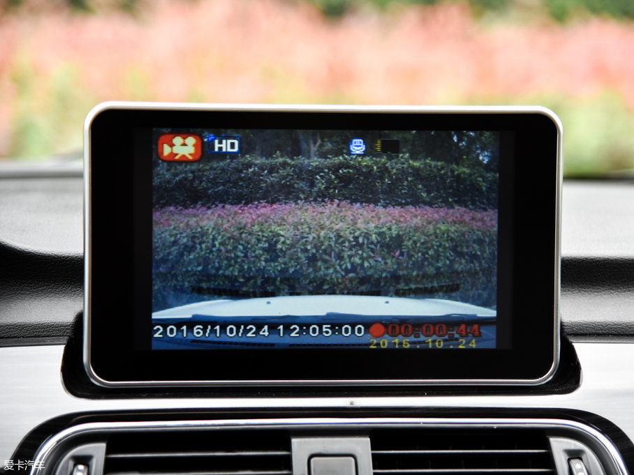 2017������M50F 1.5L �քӺ��A��