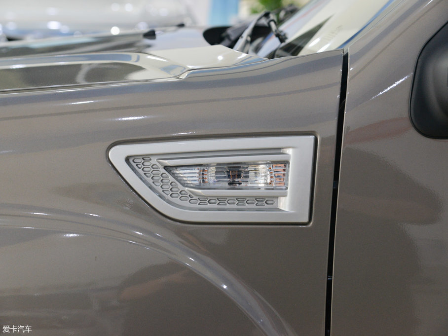 2017۪{F16 2.2L ̓򌌍 V