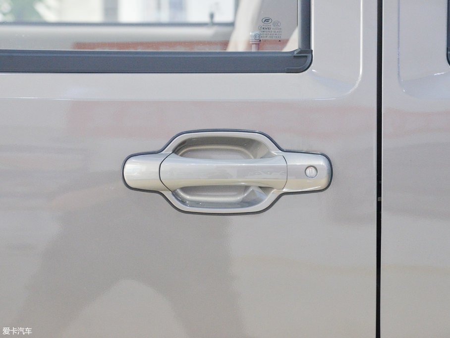 2017۪{F16 2.2L ̓(q) V