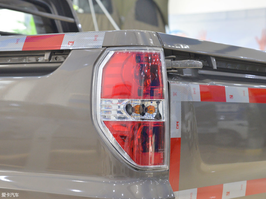 2017۪{F16 2.2L ̓򌌍 V