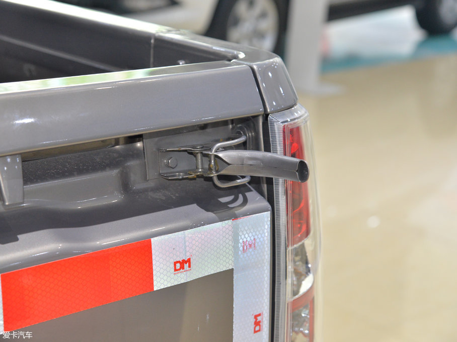 2017۪{F16 2.2L ̓򌌍 V