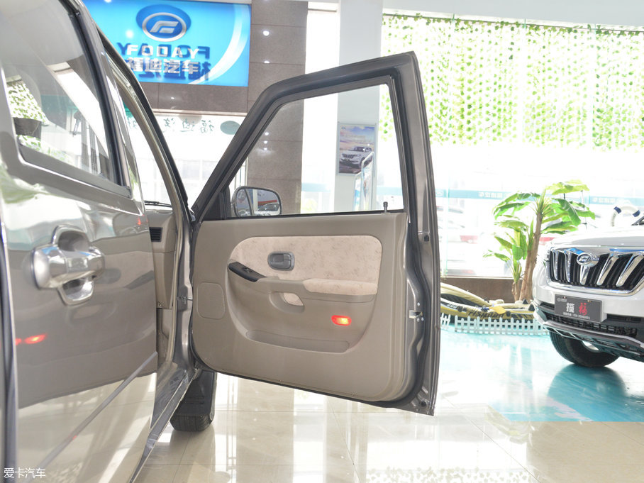 2017۪{F16 2.2L ̓򌌍 V