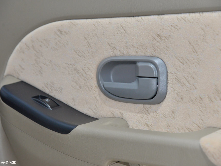 2017۪{F16 2.2L ̓򌌍 V