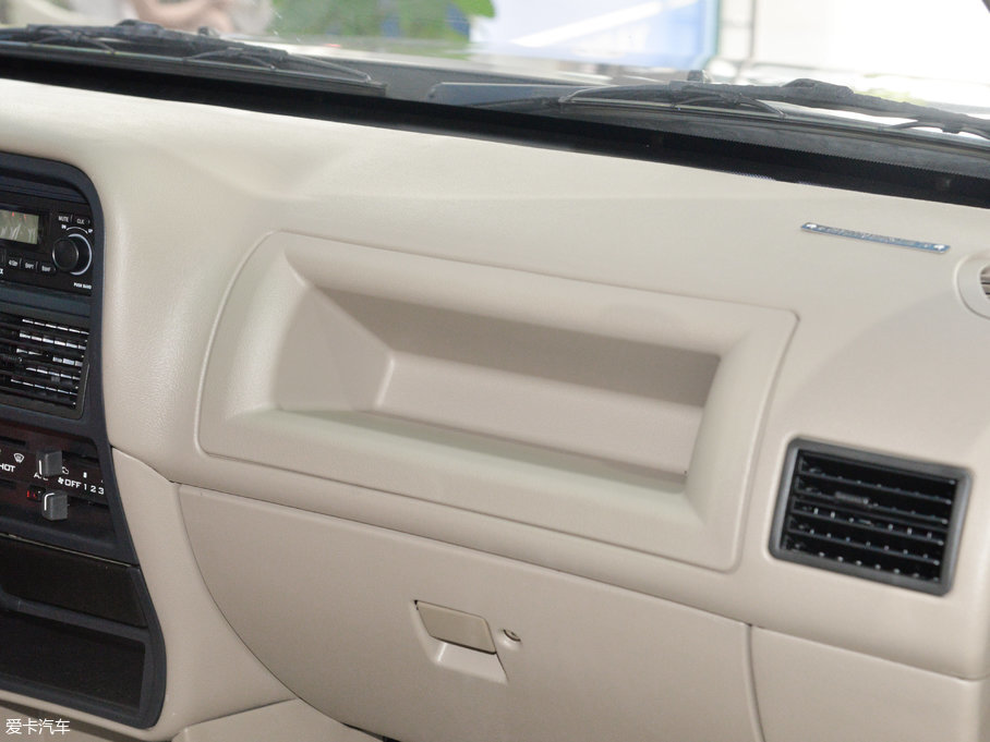 2017۪{F16 2.2L ̓򌌍 V