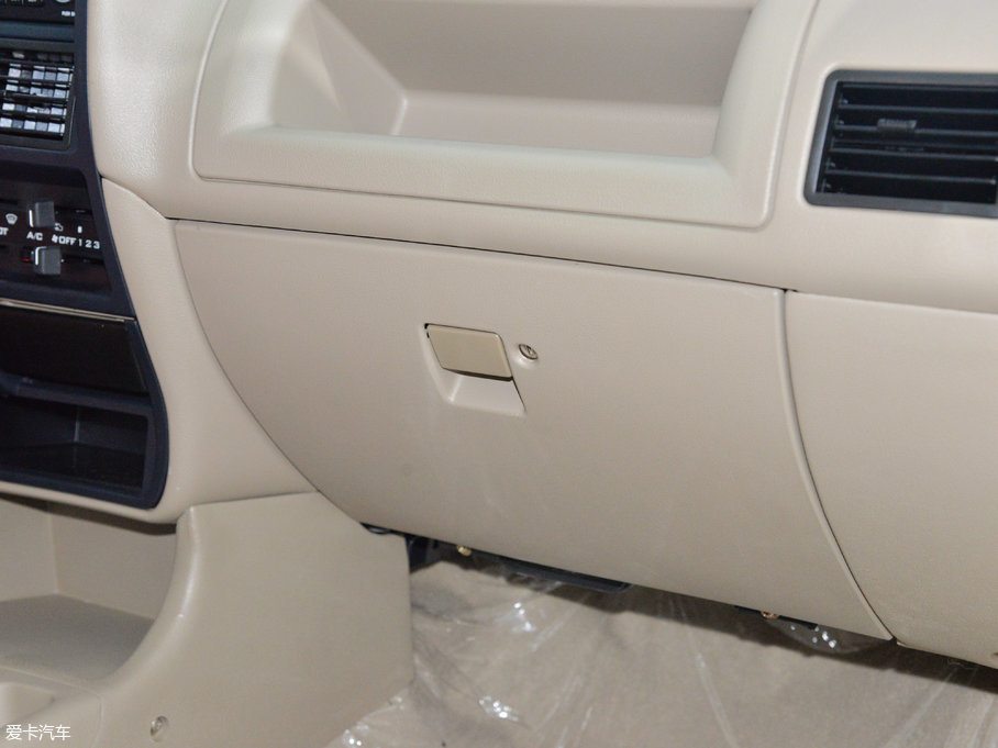 2017۪{F16 2.2L ̓(q) V