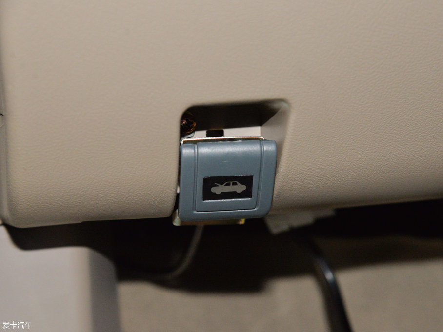 2017۪{F16 2.2L ̓(q) V