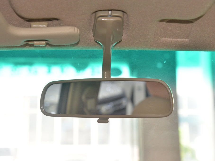 2017۪{F16 2.2L ̓򌌍 V