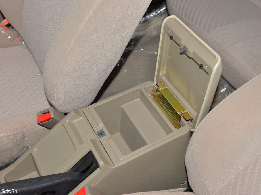 2017۪{F16 2.2L ̓򌌍 V