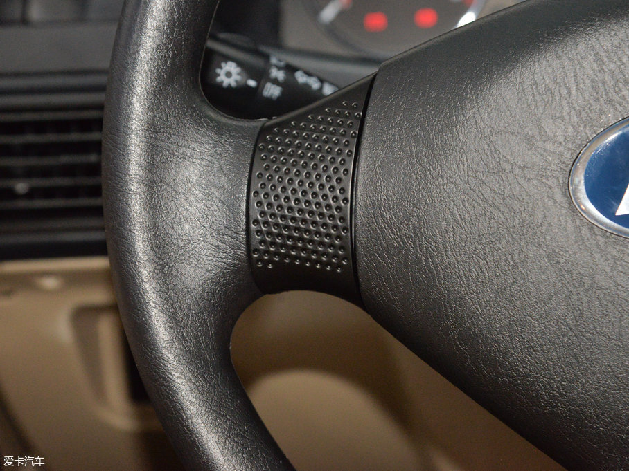 2017۪{F16 2.2L ̓򌌍 V