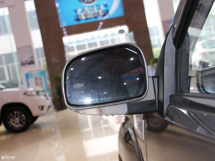 2017۪{F16 2.2L ̓L V