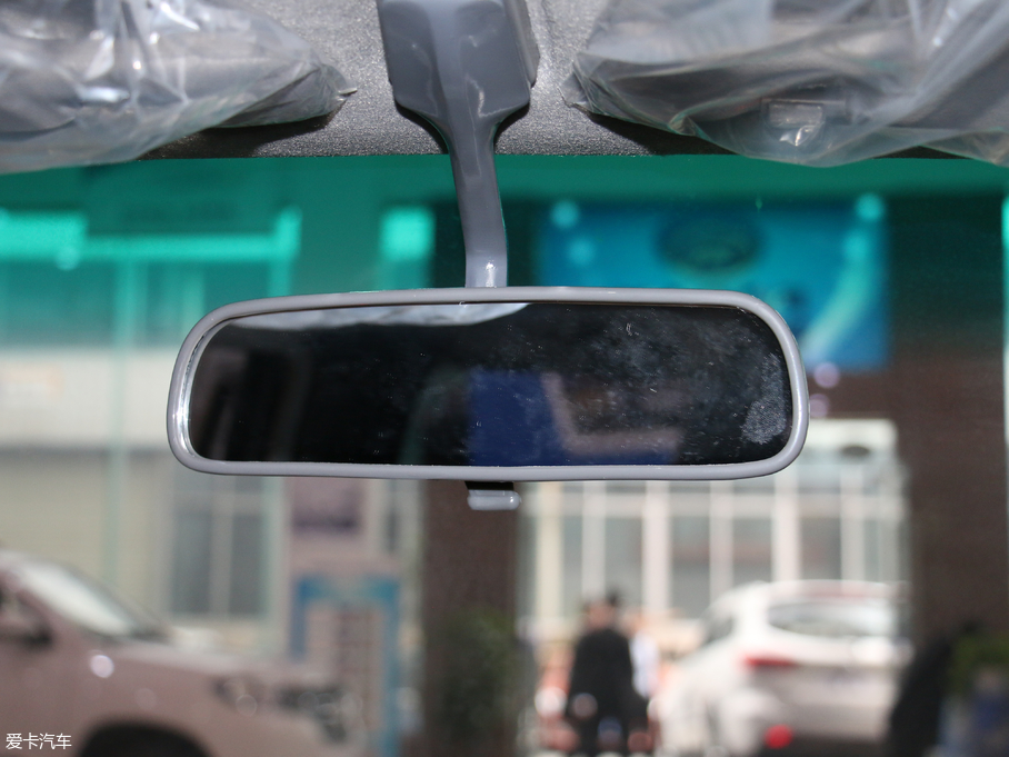 2017۪{F16 2.2L ̓L V