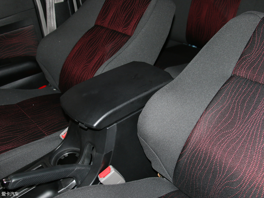 2017۪{F16 2.2L ̓L V