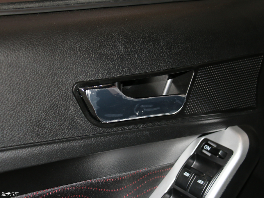 2017۪{F16 2.2L ̓L V