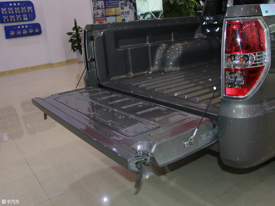 2017۪{F16 2.2L ̓L V