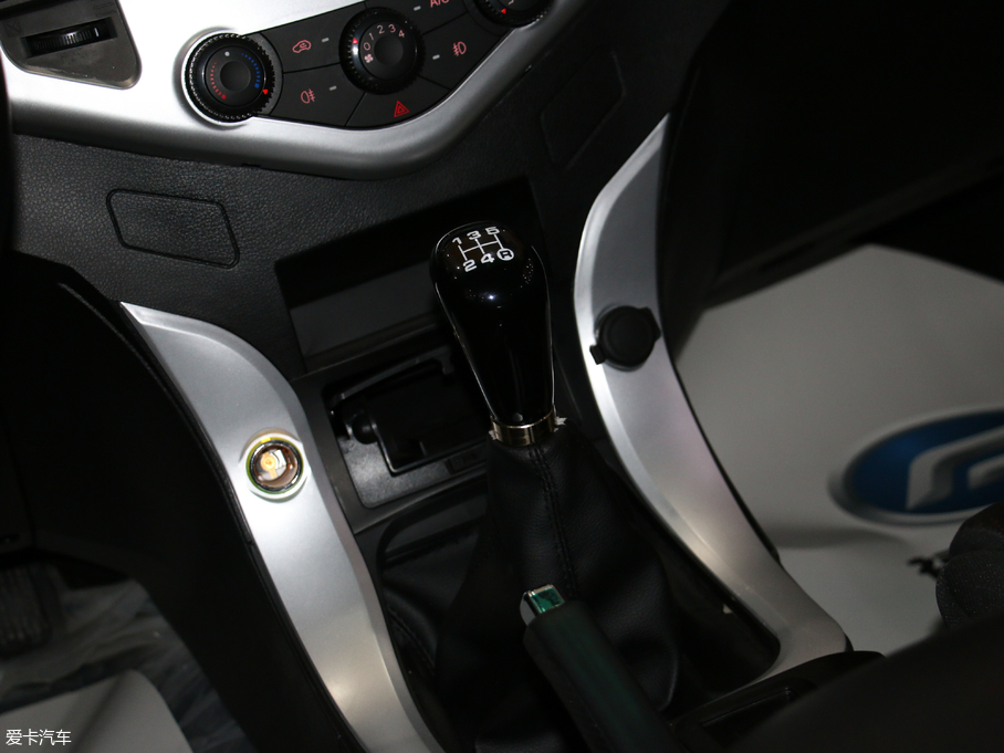 2017۪{F16 2.2L ̓L V