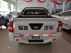 2017款2.8T 手动柴油两驱进取型 正后	