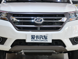 2017款2.8T 手动柴油两驱进取型 中网