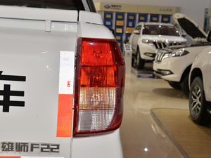 2017款2.8T 手动柴油两驱进取型 尾灯