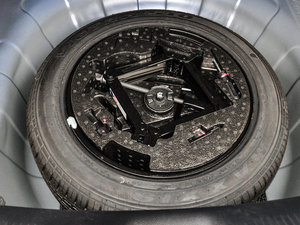 2015款1.4T 手动劲享版 备胎