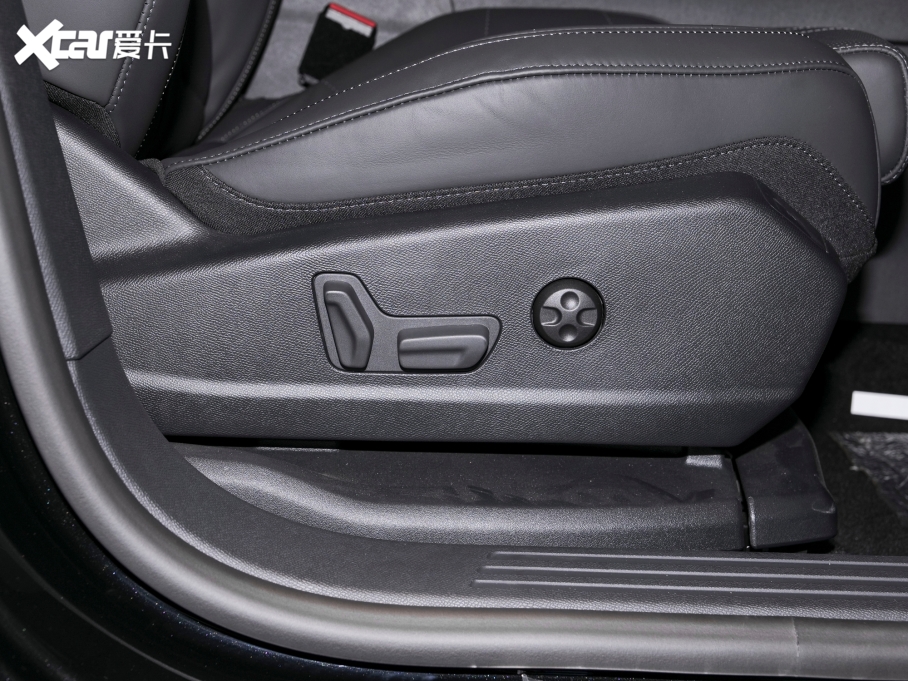 2022��DS 7 45THP �R����ذ�