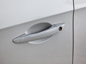 2013款1.6T 自动尊享版 THP200  主驾门拉手