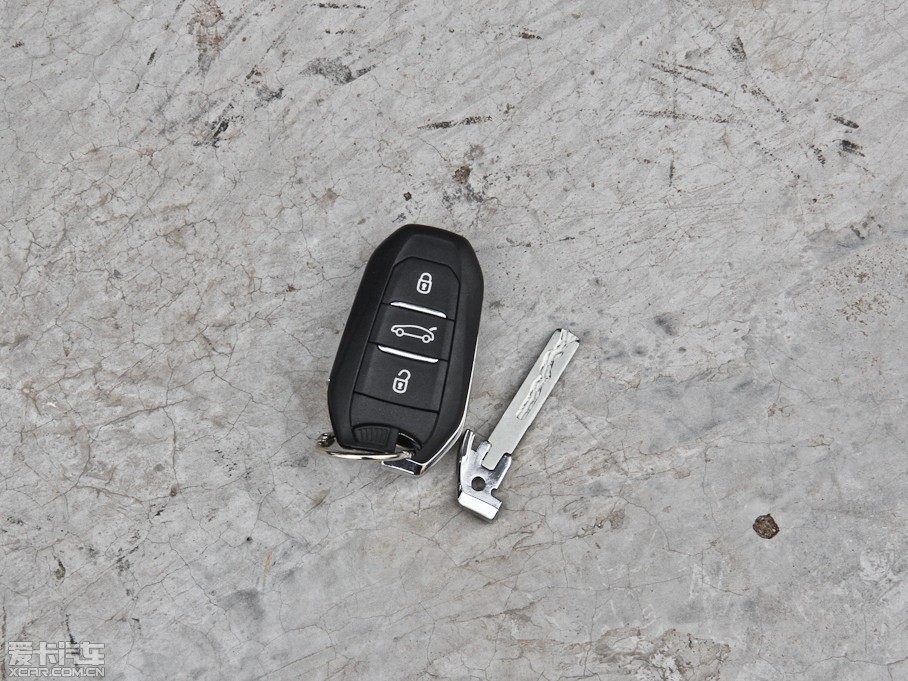 2014DS 5 1.6T Ԅ THP200