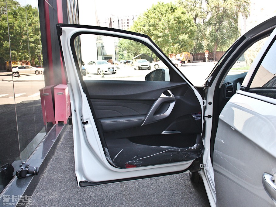 2014��DS 5 1.6T �ԄӺ��A�� THP160