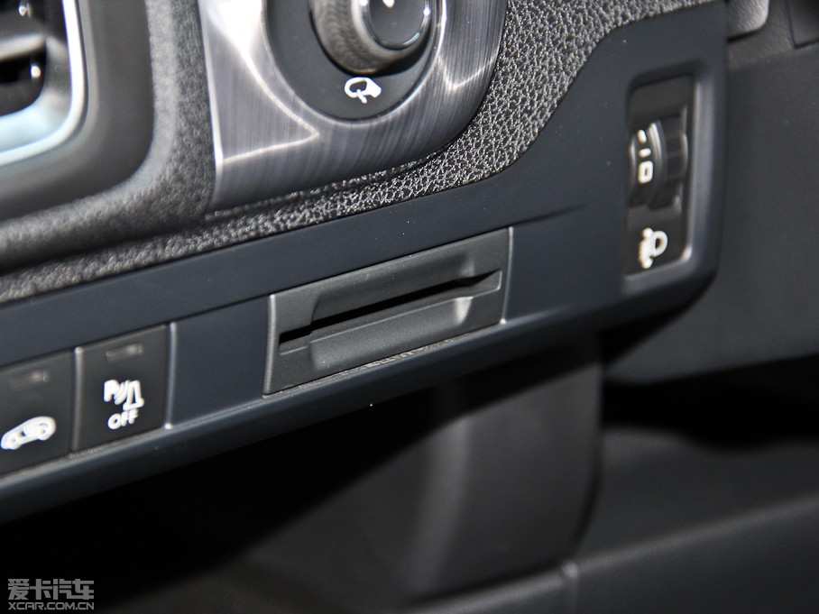 2014��DS 5 1.6T �ԄӺ��A�� THP160