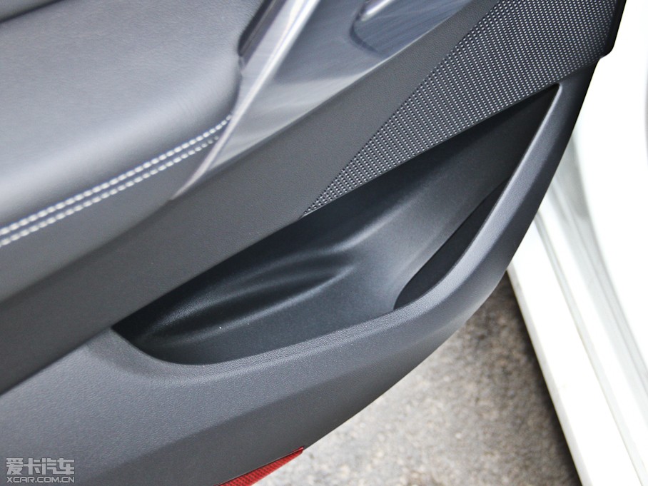 2014��DS 5 1.6T �ԄӺ��A�� THP160