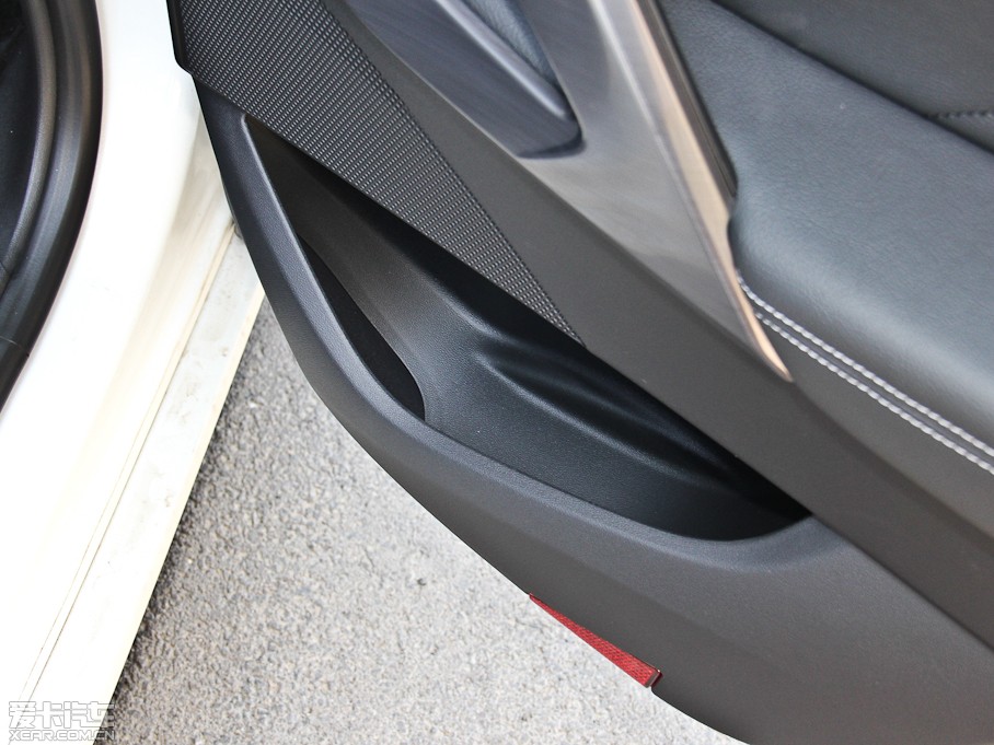 2014��DS 5 1.6T �ԄӺ��A�� THP160