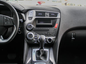 2014款1.6T 自动雅致版 THP160 中控台