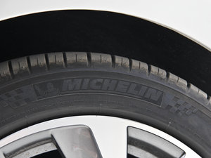2014款1.6T 自动尊享版 THP200 轮胎品牌
