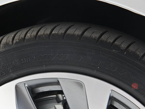 2014款1.6T 自动尊享版 THP200 轮胎尺寸