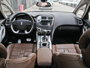 2014款1.6T 自动尊享版 THP200 内饰全景