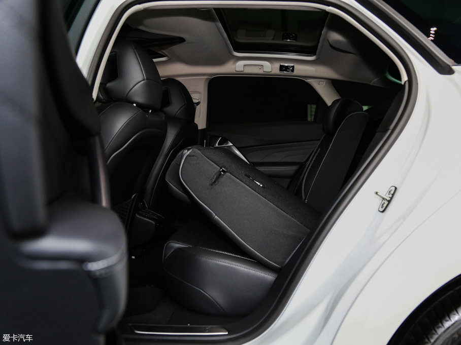 2015DS 5 1.6T ATHP160