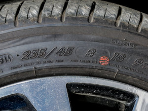 2015款1.8T 尊享版THP200 轮胎尺寸